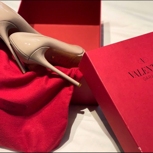 Authentic Valentino Garavani Iconic Nude pump’s - Picture 6 of 8